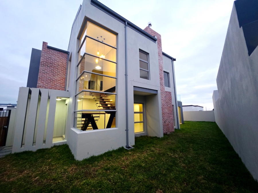 4 Bedroom Property for Sale in Sandown Western Cape